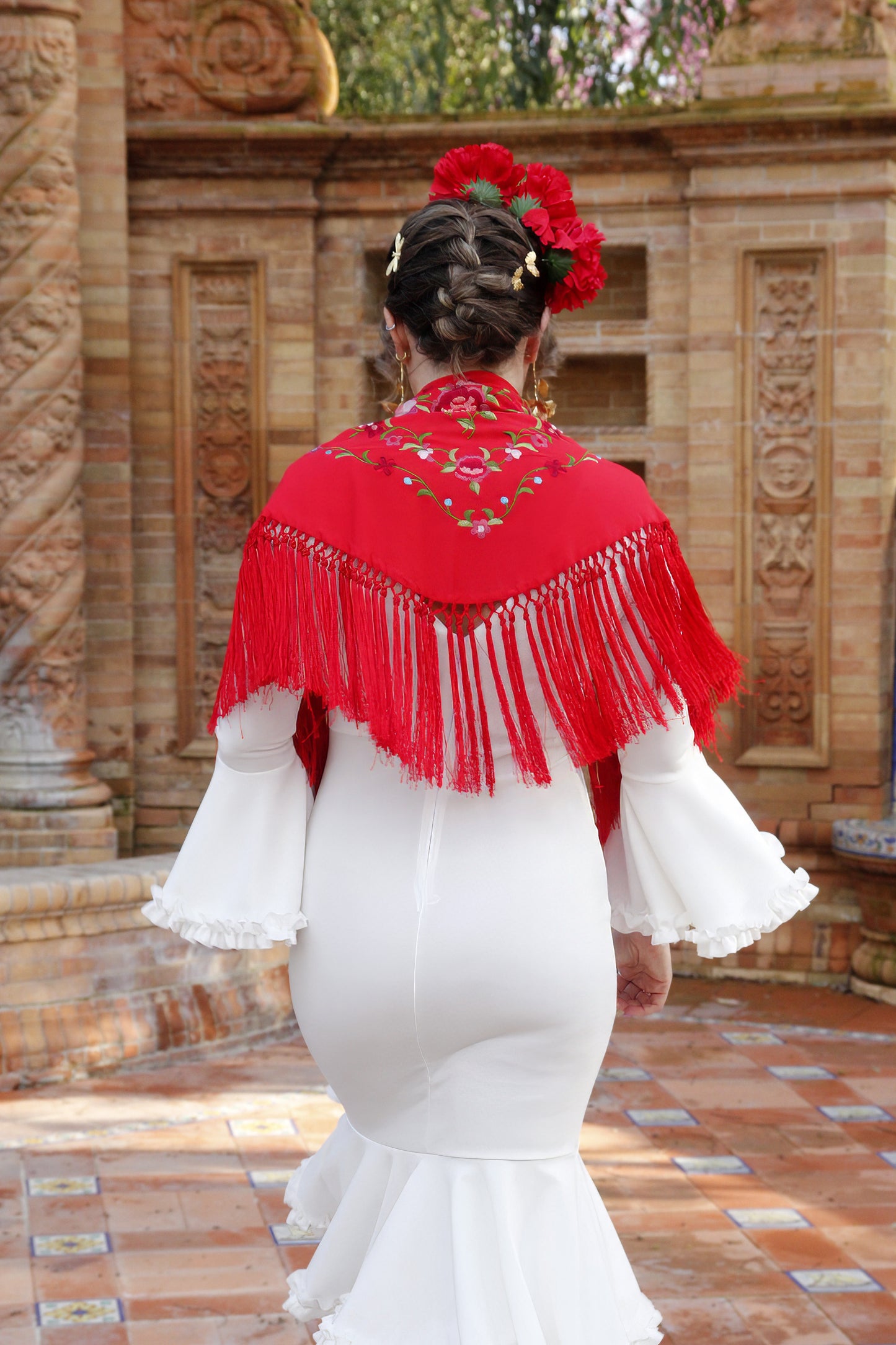 Mantón de Flamenca Rojo con Flores Rojas. María